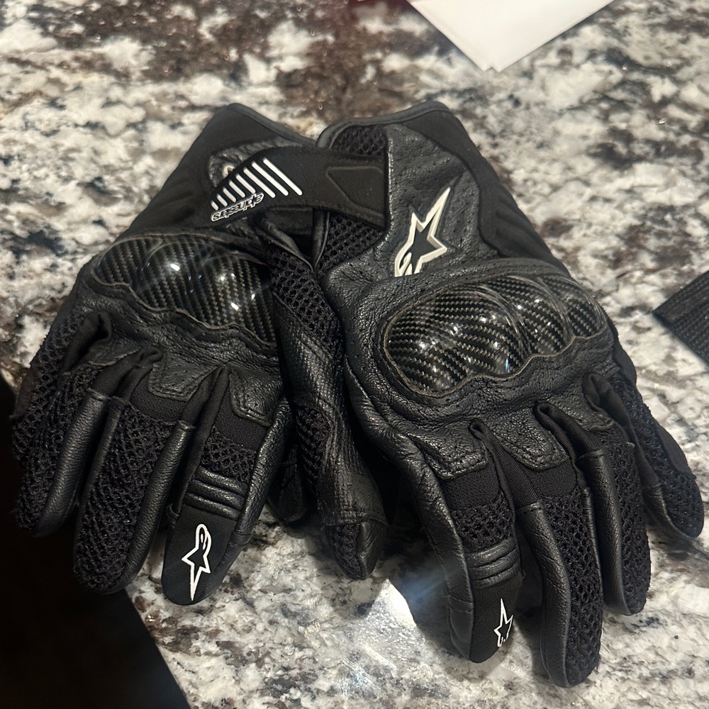 Alpinestars Black Carbon-Knuckle Motorcycle Gloves